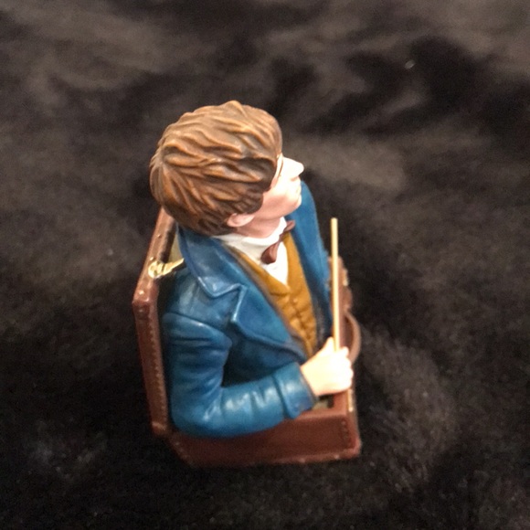 Brand new Hallmark Fantastic Beast Ornament - Picture 5 of 7